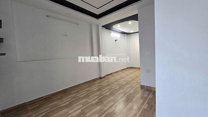 C.THUÊ NHÀ TRỐNG MỚI ĐẸP Y HÌNH 9982/1a Quang Trung