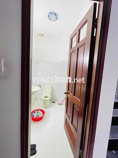 Cho thuê căn hộ có nội thất ngay Cityland, Hà Đô Z751 có ban công mát