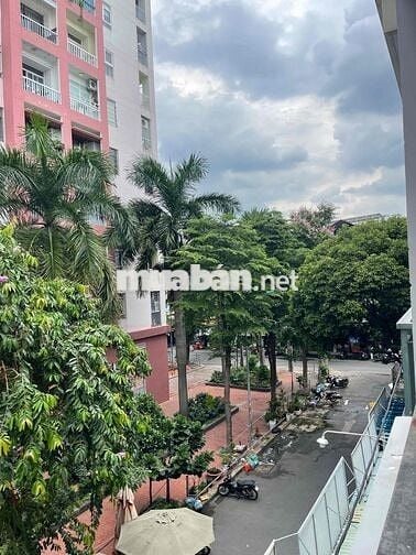 Cho thuê căn hộ có nội thất ngay Cityland, Hà Đô Z751 có ban công mát