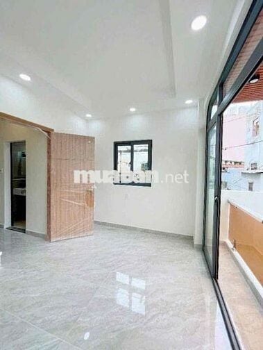 Cho thuê nhà mới - 3 tầng - Ngnag 4 dài 10 - ĐVB Quận 4.