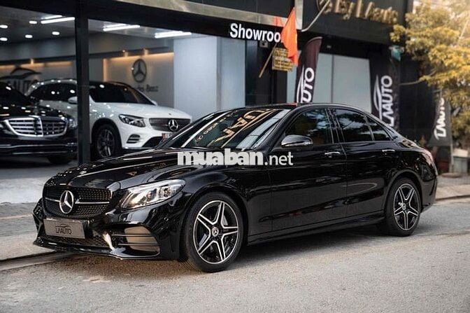 Mercedes c300 AMG đklđ 2020- Trả trước 300Tr