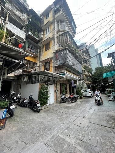 Cho thuê căn hộ tập thể tầng 1 ngõ 84 Ngọc Khánh