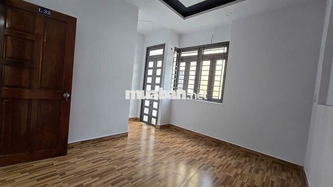 C.THUÊ NHÀ TRỐNG MỚI ĐẸP Y HÌNH 9982/1a Quang Trung