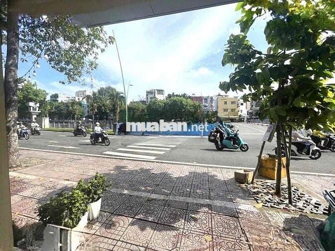 CHO THUÊ NHÀ 3 TẦNG MẶT TIỀN VỈA HÈ SÂN 5M KÊNH NHIÊU LỘC HOÀNG SA