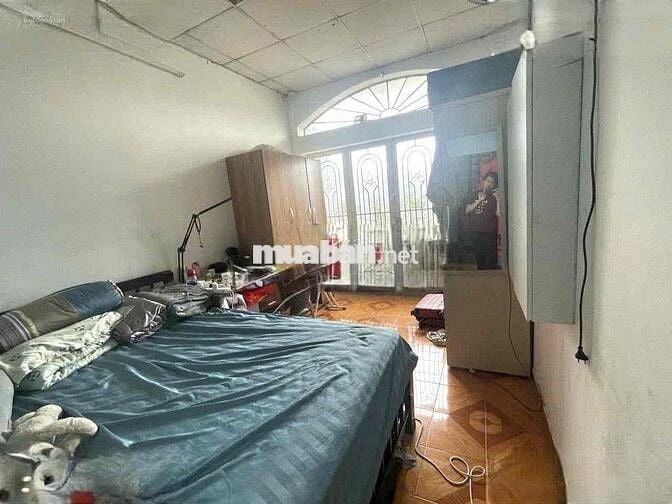 CHO THUÊ NHÀ 3 TẦNG MẶT TIỀN VỈA HÈ SÂN 5M KÊNH NHIÊU LỘC HOÀNG SA