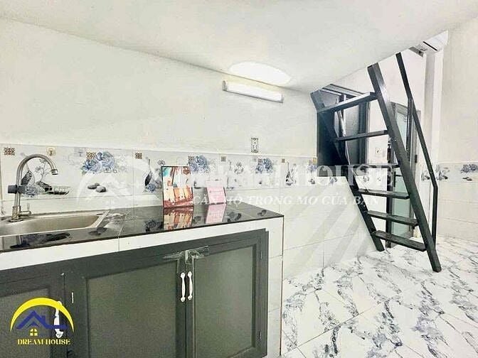 Phòng Gác Cao Ngay Ngã Tư Bốn Xã Rộng Rãi Thoáng Mát