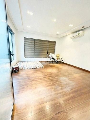 Cho thuê nhà mặt tiền khu Lê Văn Duyệt - Ngang 6 - Lề đường 7m