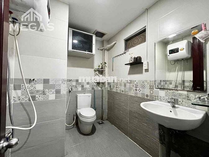 CĂN HỘ Q3_RỘNG RÃI_THOÁNG MÁT_SẠCH SẼ_MỚI_CỬA SỔ LỚN_THANG MÁY_HẺM LƠN