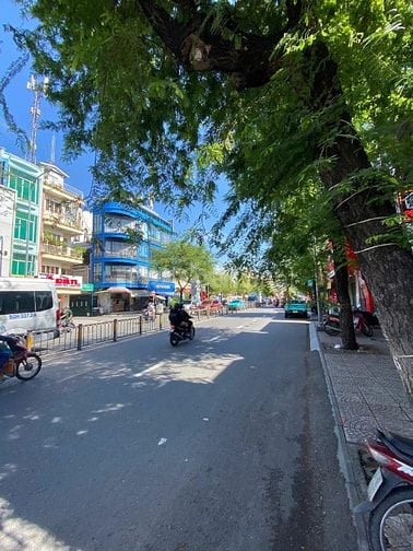 Cho thuê nhà mặt tiền khu Lê Văn Duyệt - Ngang 6 - Lề đường 7m