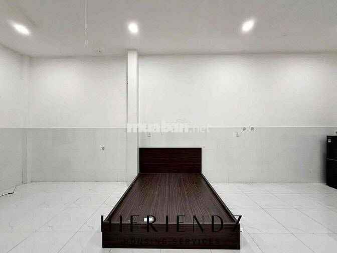 Phòng trệt mơi xây rộng 40m2 full nội thất sạch sẽ kế Kinh Dương Vương