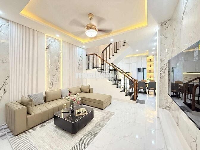 Kinh doanh sầm uất Phố Kim Ngưu - DT 42m Sổ - Giá chỉ 9đ - Ở quá sướng