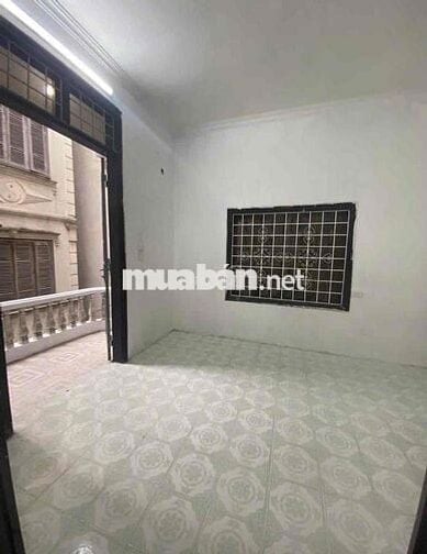 cho thuê phòng tầng 2 - 35M2- Có ban công-wc riêng