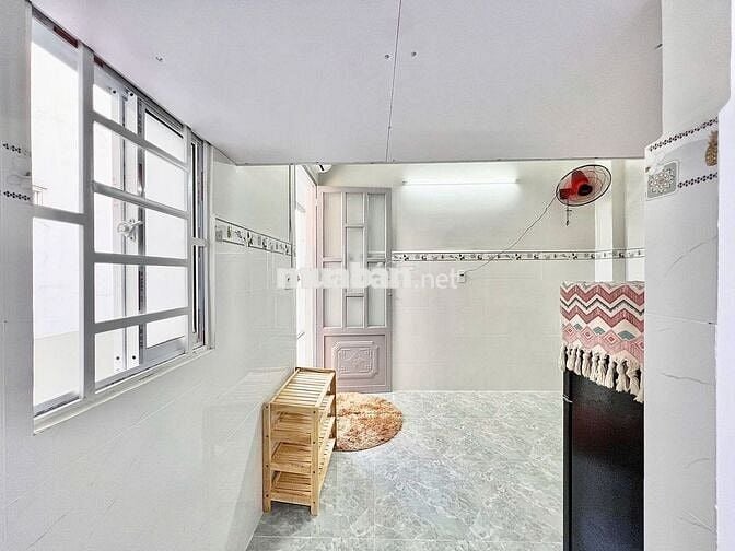 Cho Thuê Phòng Gác Cửa Sổ ở Đặng Thùy Trầm gần ĐH Văn Lang Bình Thạnh