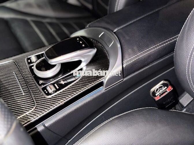 Mercedes Benz C Class 2017 C300 AMG - 60000 km