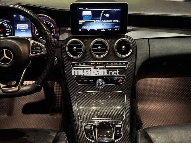 Mercedes Benz C Class 2017 C300 AMG - 60000 km