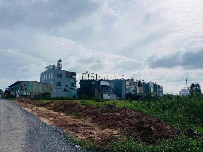 Bán đất mặt tiền kênh tiêu ,xã Xuân Thới Đông ,huyện Hóc Môn