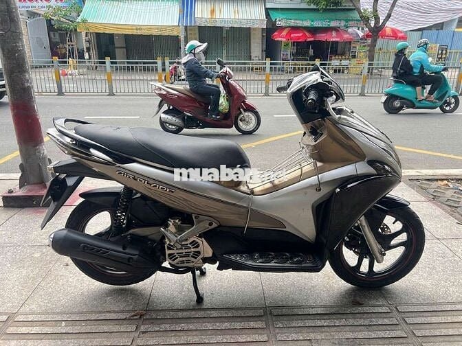 Honda air blade 2012 mới 90% biển số thành phố