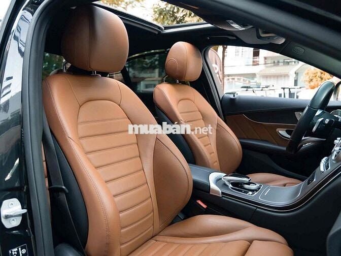 Mercedes C300 AMG Model 2020 - Đen Nâu - 40.000 km