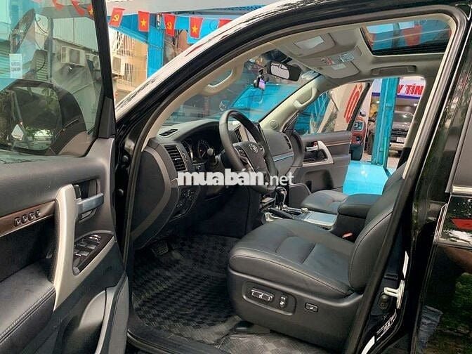 Toyota Land Cruiser xe chủ tịch thiên hạ vô địch