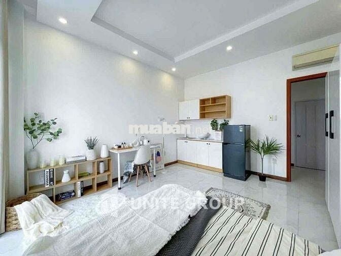 Cho thuê CHDV 30m2, ban công, full nội thất  gần UEF, Hutech, HBU