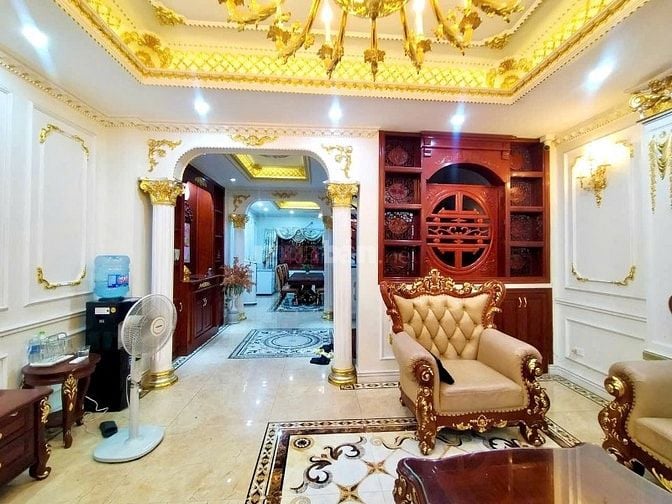 Giảm 1 tỷ bán gấp nhà 5 tầng dân xây Giang Biên, Dt 100m2 mt 5m 16.x 