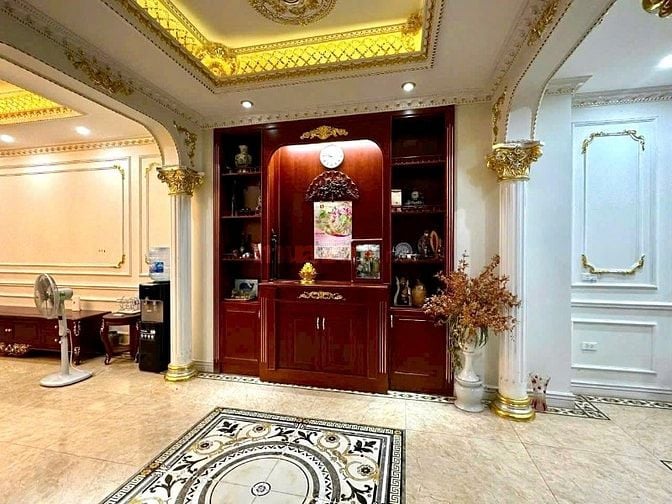 Giảm 1 tỷ bán gấp nhà 5 tầng dân xây Giang Biên, Dt 100m2 mt 5m 16.x 