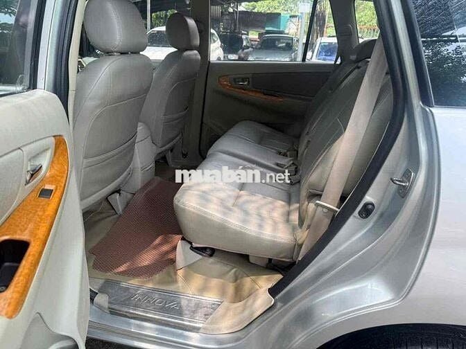 Toyota Innova 2010 G số sàn đời cuối 2010