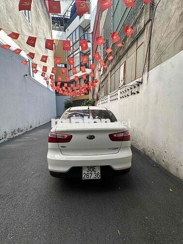 Kia Rio 2015 1.4 AT Sedan - 87000 km