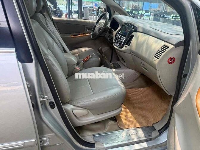 Toyota Innova 2010 G số sàn đời cuối 2010
