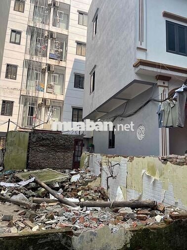 Mảnh đất hiếm yên xá Lô góc 40m 3 thoáng mt5m ngõ rộng,xây CCMN,ôtô