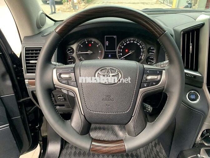 Toyota Land Cruiser xe chủ tịch thiên hạ vô địch