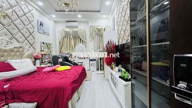 Bán nhà Q8: Cao lỗ 62m2(4x16) 3lầu,4pn,3wc.xe hơi đỗ cửa.giá 8ty7