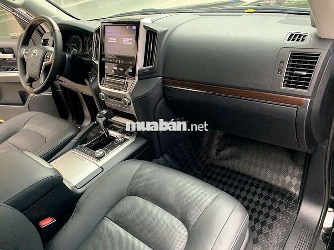 Toyota Land Cruiser xe chủ tịch thiên hạ vô địch
