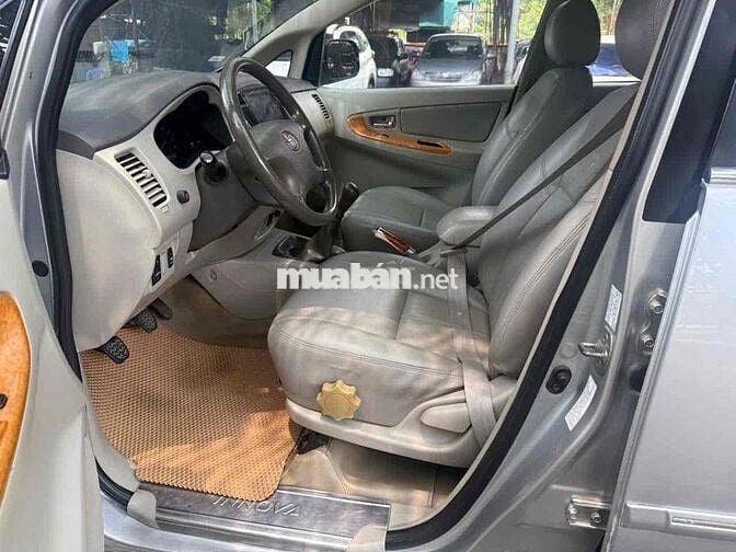 Toyota Innova 2010 G số sàn đời cuối 2010