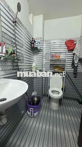 Bán nhà Q8: Cao lỗ 62m2(4x16) 3lầu,4pn,3wc.xe hơi đỗ cửa.giá 8ty7