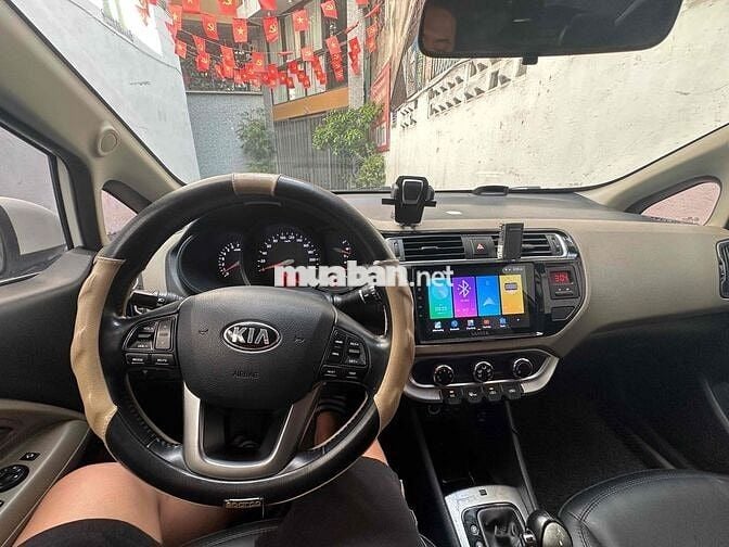 Kia Rio 2015 1.4 AT Sedan - 87000 km