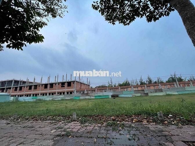 Nhà 1 Trệt 1 Lầu mặt tiền lớn cho thuê