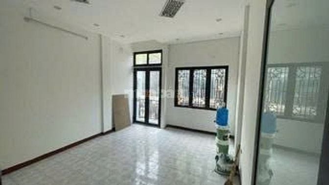 Cho thuê nhà 2 mặt phố, mặt trước 123R Thuỵ Khuê, mặt sau phố Đồng Cổ