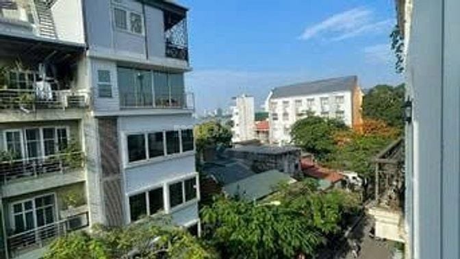 Cho thuê nhà 2 mặt phố, mặt trước 123R Thuỵ Khuê, mặt sau phố Đồng Cổ
