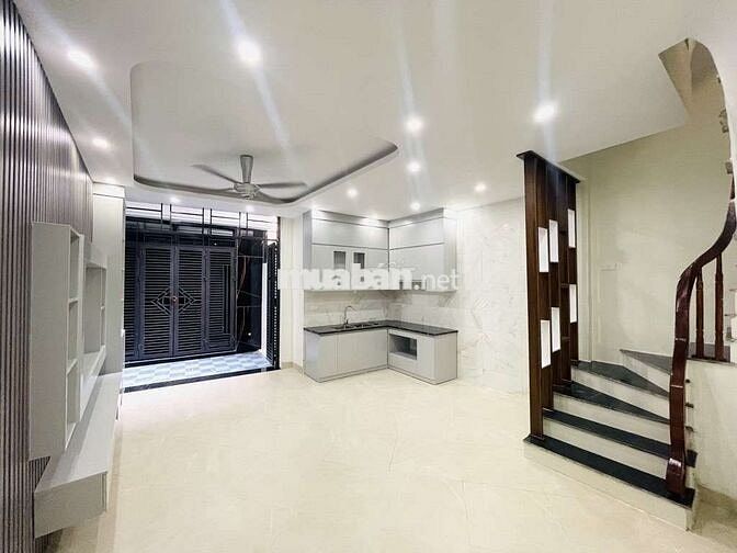 6 TỶ GIÁ SỐC CÓ 102, NHÀ MỚI, Ô TÔ 7 CHỖ ĐỖ GỬI NGAY NHÀ