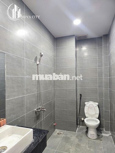 Mới trống Rộng thoáng Nội thất/ Nhà trống tùy nhu cầu