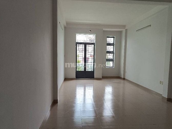Bán Nhà Mặt Phố Tạ Quang Bửu, 5 Tầng 6PN 4WC,  Khu Kinh Doanh Sầm Uất
