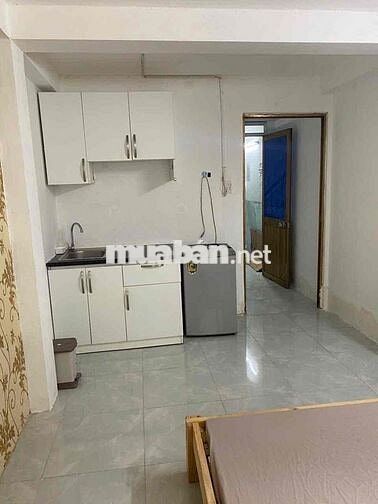 PHÒNG STUDIO CỬA SỔ TRỜI Ở NGUYỄN TRỌNG TUYỂN GIAO NGÃ TƯ PHÚ NHUẬN