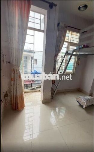 Phòng gác gần chợ Hạnh Thông Tây- Công Viên Làng Hoa