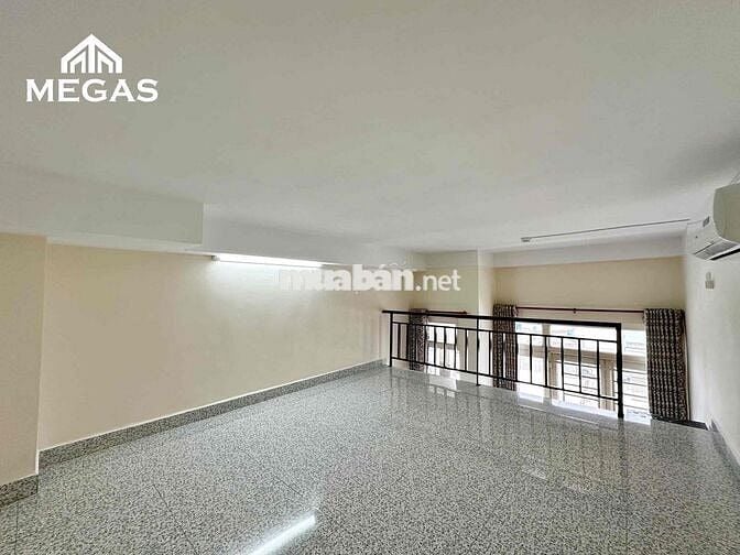 Phòng có gác cao 1m7 cửa sổ trời có sẵn nội thất gần Ngã Tư Ga