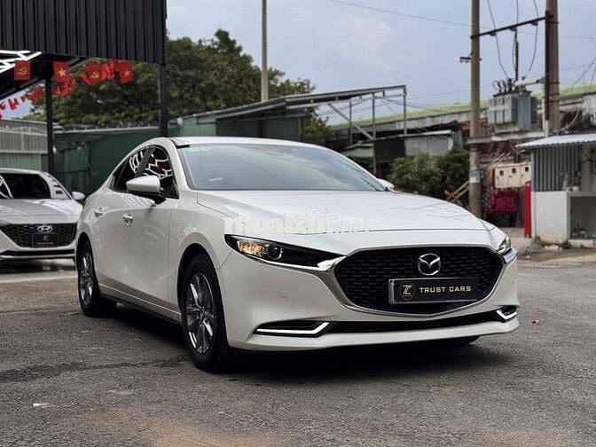 Mazda 3 2022 1.5L Luxury - 23000 km