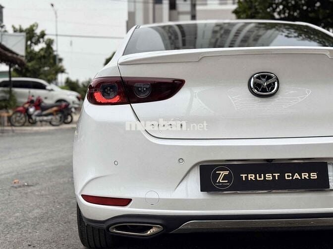 Mazda 3 2022 1.5L Luxury - 23000 km
