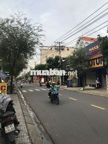 Cho thuê vỉa hè buổi sáng đến trưa co chỗ gửi đồ lại