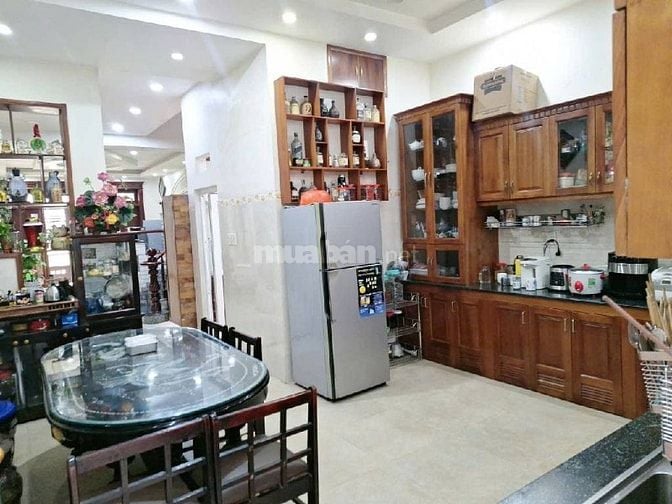 21 tỷ. Khu VIP 17.3ha. Nhà 3 lầu. Mặt tiền đường 10M có vẻ hè 