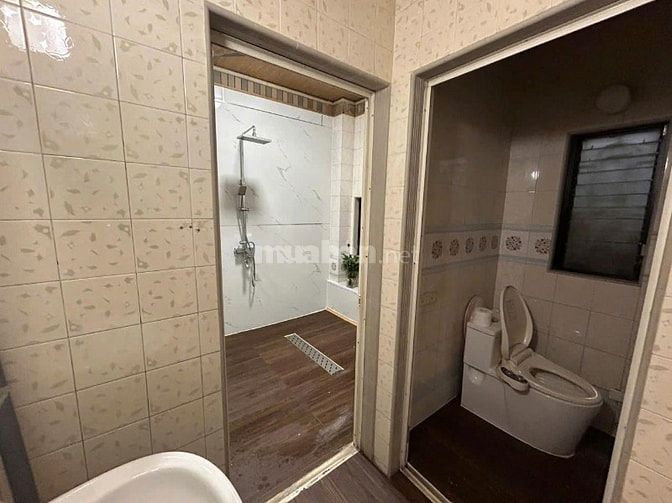 Chính chủ bán nhà mặt đường 157 Đông Khê